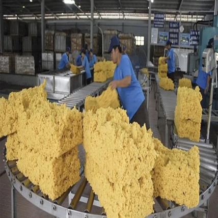 Cao Su Tổng Hợp Là Gì? Ưu Nhược Điểm & Ứng Dụng Trong Chăn Ga Gối Đệm